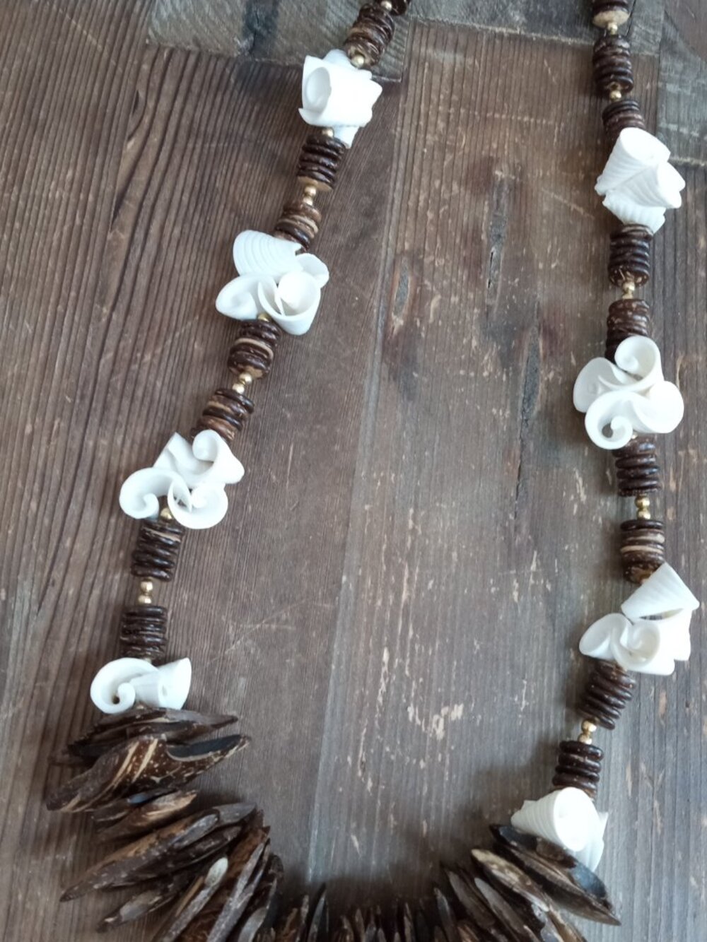 Vintage Handmade in Africa Seashell & Wood Carved Safari Animal's Necklace